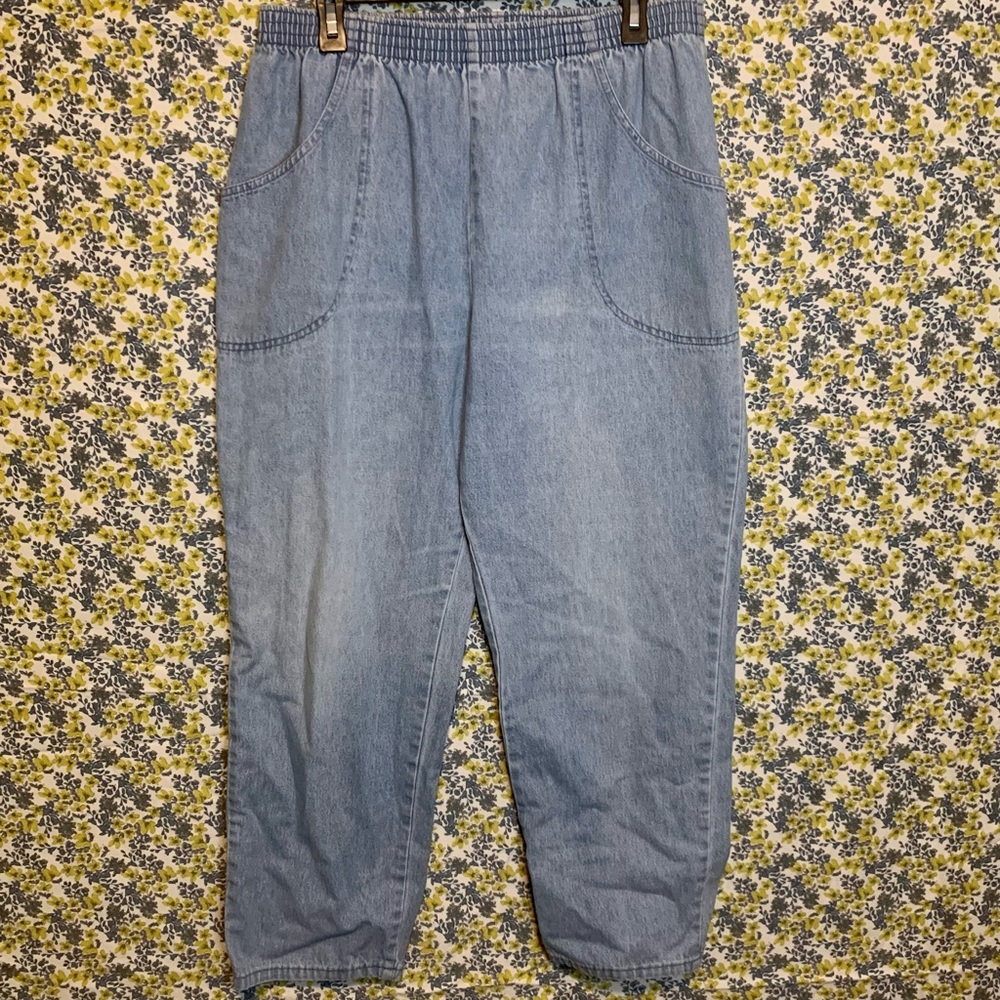 Vintage 90s/Y2K Elastic High Waist Light Wash Classic Elements Mom Jeans